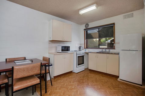 Eastern Beach Holiday Units - Yarra Valley Accommodation 3