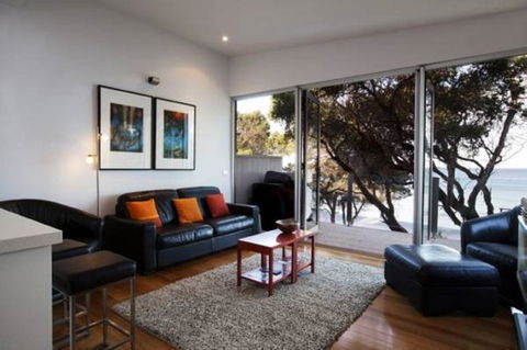 Battery Cove Beach Front Apartment - Yarra Valley Accommodation 1