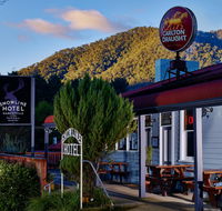 The Harrietville Snowline Hotel - Yarra Valley Accommodation