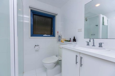 The Waterfront Apartment - Yarra Valley Accommodation 11