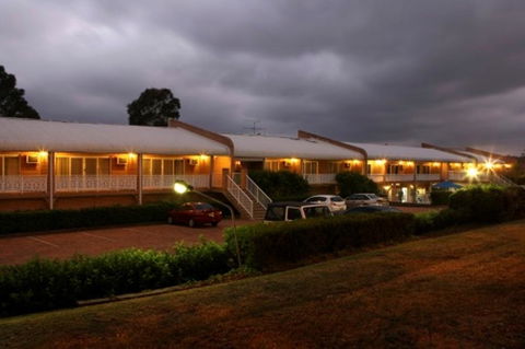 The Hermitage Motel - Campbelltown - Yarra Valley Accommodation 2