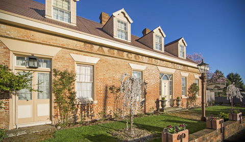 The Racecourse Inn - Yarra Valley Accommodation 0