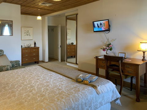 The Racecourse Inn - Yarra Valley Accommodation 1