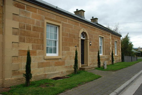 The Red Feather Inn - Yarra Valley Accommodation 1