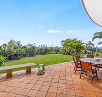 Unrivaled Ocean and City views from Resort Style 3bed with Garden - Yarra Valley Accommodation