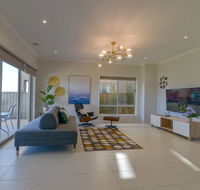 Waterfront Grand Villa for Big Group - Yarra Valley Accommodation