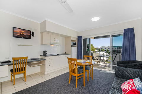 Madison Ocean Breeze Apartments - Yarra Valley Accommodation 12