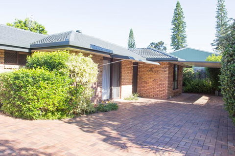 Wellington Parade 1/15a, Shelly Beach, Caloundra - Yarra Valley Accommodation 1