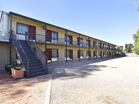 Wentworth Central Motor Inn - Yarra Valley Accommodation 2