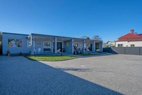 Zoo Villas : Villa Zebra - Central Wynyard - Yarra Valley Accommodation 2