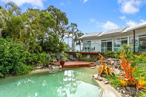 A Tropical Family Oasis In Sunshine Beach - Yarra Valley Accommodation 0
