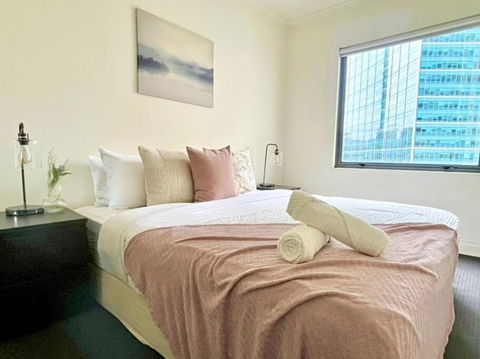 A Cozy 2B2B Apt Next To Carlton Garden W/ Parking - Yarra Valley Accommodation 0