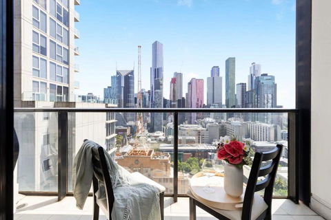 A Cozy 2BR Apt Near Melbourne Central City Views - Yarra Valley Accommodation 2