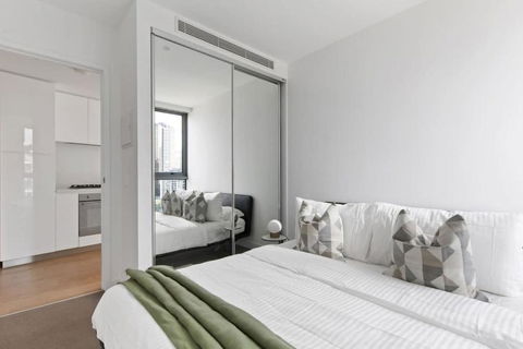 A Cozy Apt With City Views Near Crown Casino - Yarra Valley Accommodation 2