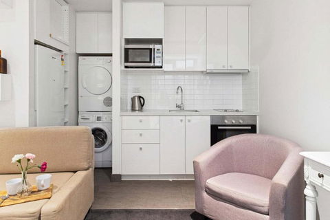 A Cozy CBD Studio Near Melbourne Central - Yarra Valley Accommodation 3