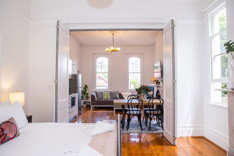 A Designer Apartment With Classic Heritage Details - Yarra Valley Accommodation 1