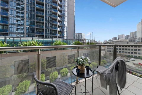 A Large 2BR Apt Near Crown Sleeps 8 FREE Parking - Yarra Valley Accommodation 0