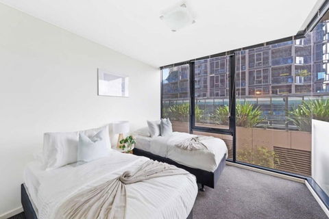 A Large 2BR Apt Near Crown Sleeps 8 FREE Parking - Yarra Valley Accommodation 3