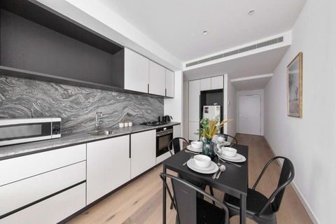 A Lux & Modern Apt Next To Southern Cross Station - Yarra Valley Accommodation 0