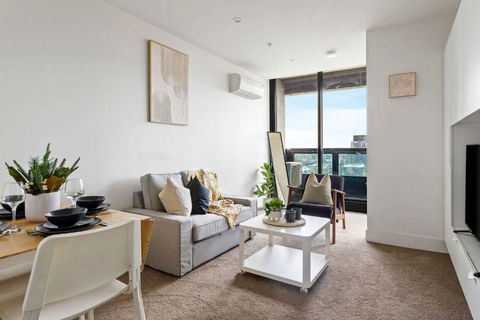 A Modern & Cozy 2BR Apartment With City Views - Yarra Valley Accommodation 0