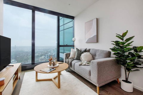 A Sky-high Metropolis Retreat Near The CBD - Yarra Valley Accommodation 0