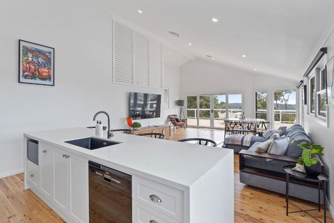 Aarini Cottage - The Ultimate Beachside Escape! - Yarra Valley Accommodation 4
