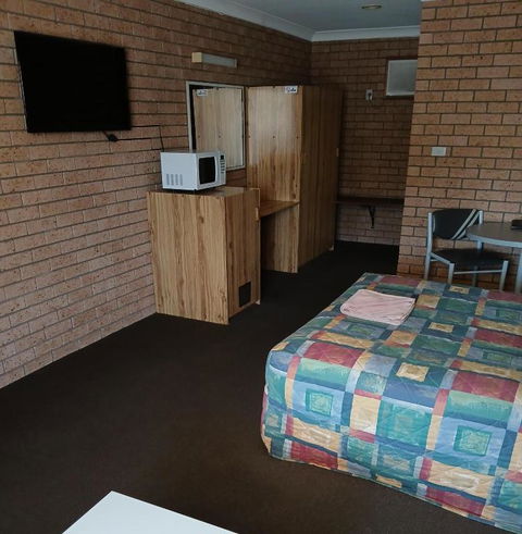 Aaron Inn Motel - Yarra Valley Accommodation 4