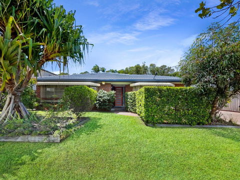 Absolute Beach Front Home -Dogs, Surf, Relax, Bush - Yarra Valley Accommodation 4
