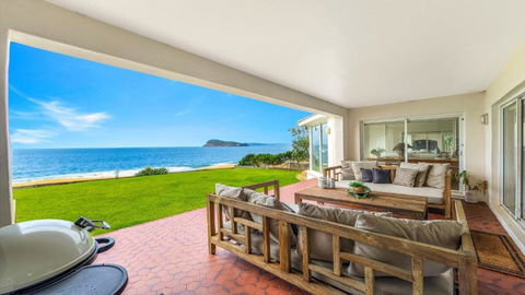 Absolute Beachfront Beauty - Pearl Beach - Yarra Valley Accommodation 0