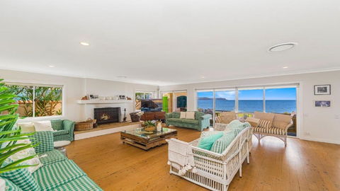 Absolute Beachfront Beauty - Pearl Beach - Yarra Valley Accommodation 1