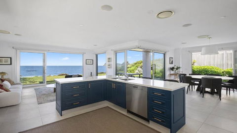 Absolute Beachfront On Stunning Pearl Beach - Yarra Valley Accommodation 2