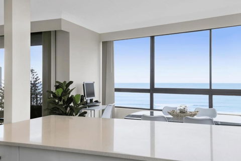 Absolute Beachfront Royal Palms - Yarra Valley Accommodation 3