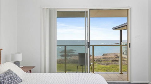 Absolute Waterfront Anna Bay - Yarra Valley Accommodation 2