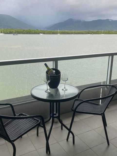 Absolute Waterfront Apartment - Yarra Valley Accommodation 2