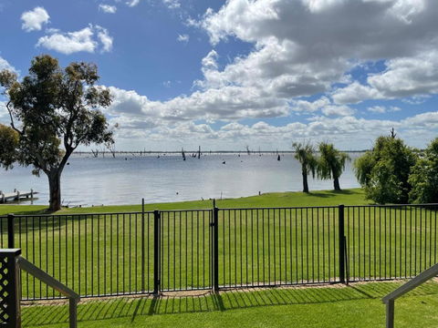 Absolute Waterfront At Woodlands - Yarra Valley Accommodation 1