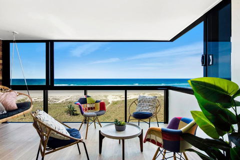 Absolutly Beachfront Surfers Paradise, Pure Shores! - Yarra Valley Accommodation 2