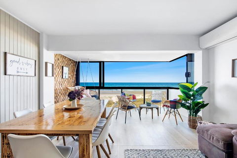 Absolutly Beachfront Surfers Paradise, Pure Shores! - Yarra Valley Accommodation 0