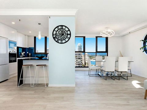 Acapulco 2 Bedroom Ocean View Surfers Paradise - CoastHM - Yarra Valley Accommodation 2