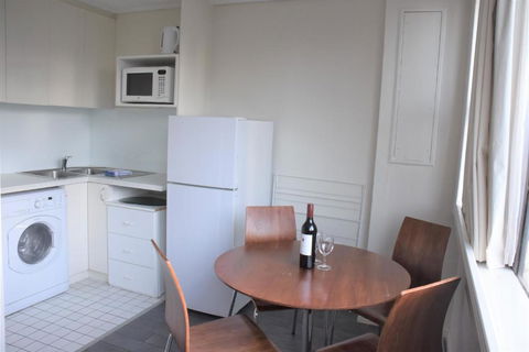 Accommodation Sydney CBD - Hyde Park Plaza Park View 38 College Street Studio Apartment - Yarra Valley Accommodation 4