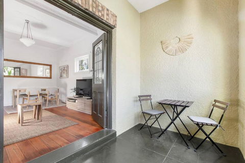 Acland Art Deco - Coastal Chic By St Kilda Beach - Yarra Valley Accommodation 1