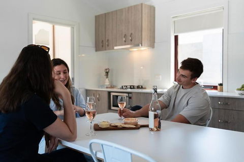 Adelaide Caravan Park - Aspen Holiday Parks - Yarra Valley Accommodation 3