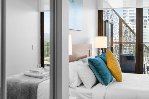Adelaide CBD Oasis - 2BR Realm Retreat - Level 19 - Yarra Valley Accommodation 3