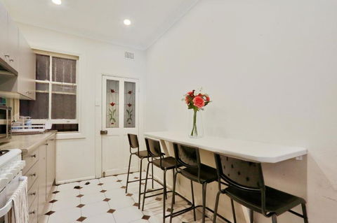 Affordable 3 Bedroom House Darlinghurst With 2 E-Bikes Included - Yarra Valley Accommodation 3