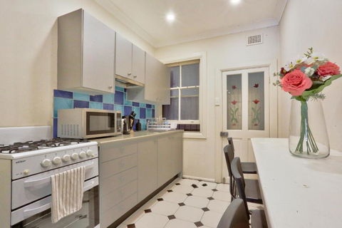 Affordable 3 Bedroom House Darlinghurst With 2 E-Bikes Included - Yarra Valley Accommodation 4