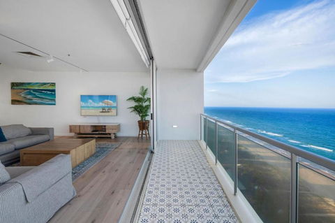 Air On Broadbeach 2 Level Private Apartment - CoastHM - Yarra Valley Accommodation 1