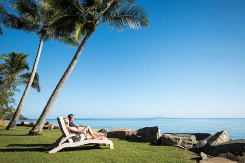 ABSOLUTE BEACH FRONT MACKAY - Blue Pacific - Yarra Valley Accommodation 2