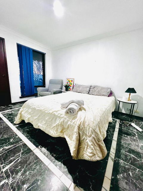 Affordable Beautiful Queen Bedroom Near City Swan River Fremantle University - Yarra Valley Accommodation 0