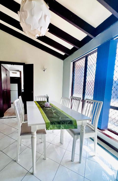 Affordable Beautiful Queen Bedroom Near City Swan River Fremantle University - Yarra Valley Accommodation 3