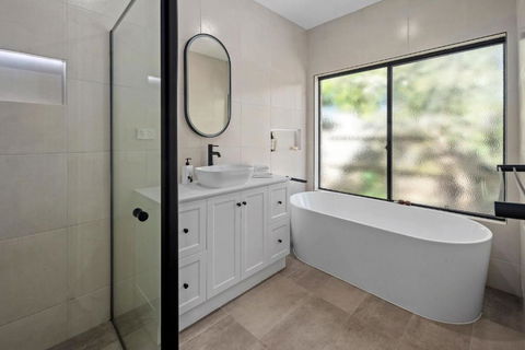 A Holiday Home For All Seasons - Modern, Peaceful, Family Friendly - Yarra Valley Accommodation 1