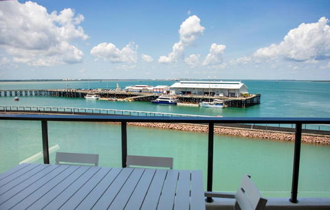 Absolute Waterfront - Tropical Sunrise Apartment Over The Water - Yarra Valley Accommodation 2